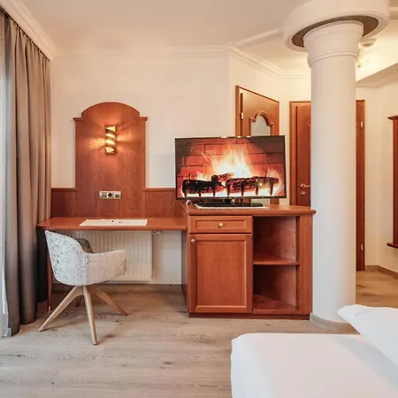 Hotel Alpenjuwel 4 Sterne Superior Tux Zewnętrze zdjęcie